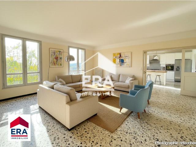 Crillon le Brave Ensemble immobilier avec vue exceptionnelle sur le Mont Ventoux