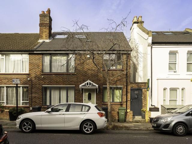 Crimsworth Road SW8, Vauxhall, London, 2 bed maisonette to rent, £2,500 pcm | PrimeLocation