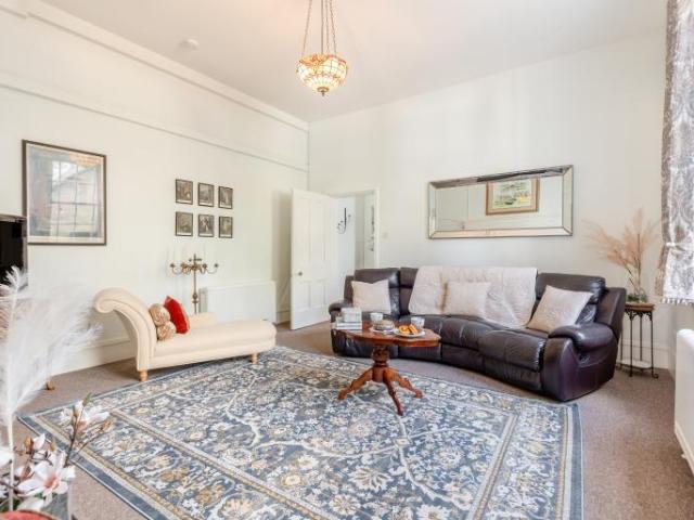 Crimplesham Hall, King's Lynn, PE33 1 bed apartment to rent £1,000 pcm £231 pw