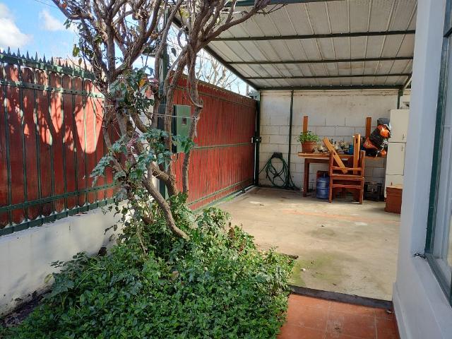 CRISOL HERMOSA CASA, CENTRAL ESMERADA, CUADRA DE LOS CARRERA
