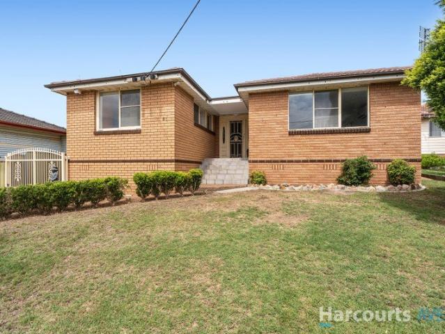 Crisp presentation with space and potential between the lake and beach