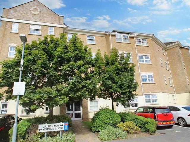 Crispin Way, Uxbridge UB8, 2 bed flat to rent, £1,700 pcm | PrimeLocation