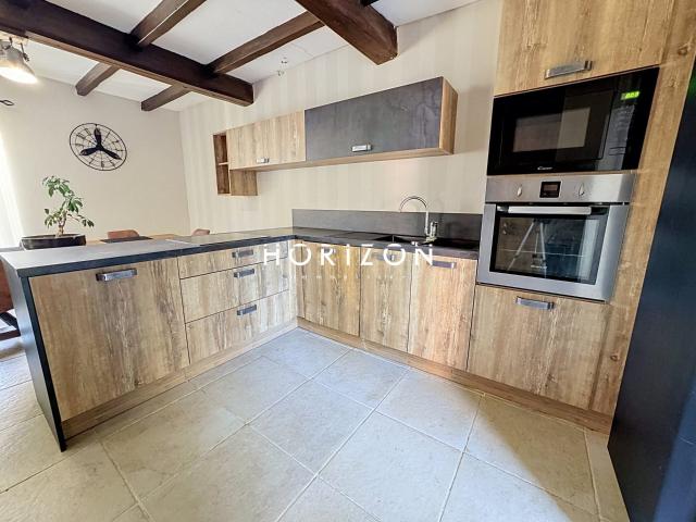 CRUZILLES LES MEPILLATS: Maison de caractère 268 m² 6 cha. 268m² Cruzilles lès Mépillat
