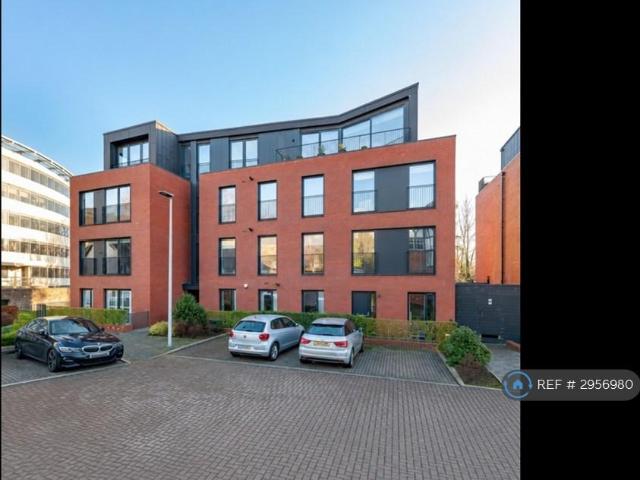 Cruickshank Gardens, Edinburgh, EH12 2 bed flat to rent £1,550 pcm £358 pw