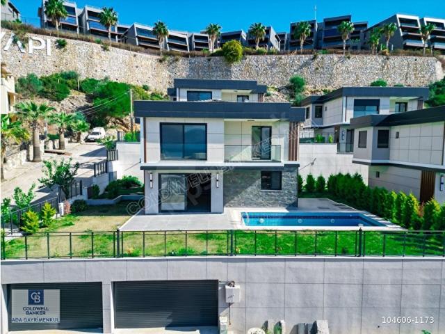 CRUISE HILL PANORAMİK DENİZ MANZARALI 4+1 LÜKS VİLLA