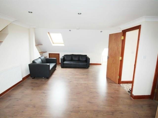 Crundale Avenue, London NW9, 2 bed end terrace house to rent, £2,000 pcm | PrimeLocation