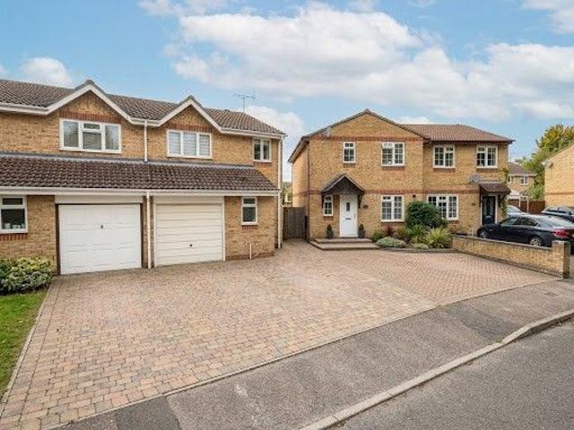 Crusader Way, Watford WD18, 3 bed property to rent, £2,400 pcm | PrimeLocation