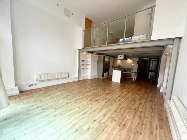 Crusader House, Thurland Street. 3 bed apartment to rent £1,200 pcm £277 pw