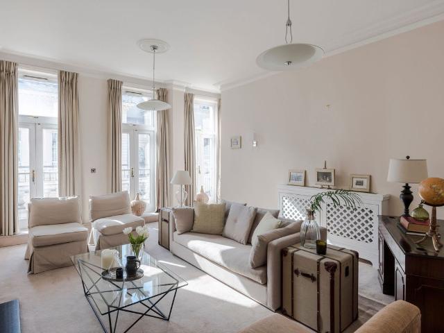 Crusader House, Pall Mall, London SW1Y, 1 bed flat to rent, £3,792 pcm | PrimeLocation