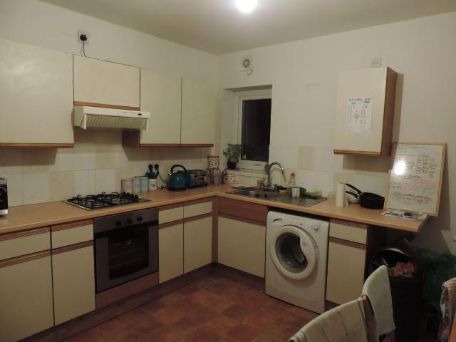Crwys Road, Cardiff CF24, 4 bed flat to rent, £1,940 pcm | PrimeLocation