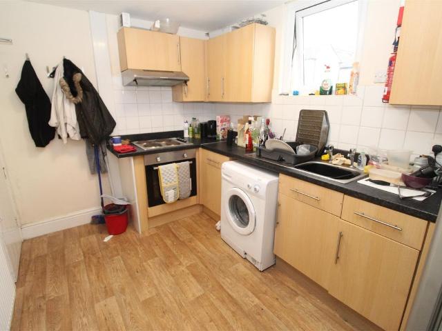 Crwys Road, Cathays, Cardiff CF24, 3 bed flat to rent, £1,725 pcm | PrimeLocation