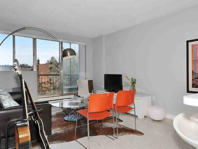 Crystal Arms 1 Bedroom Apartment for Rent at 235 Bay St, Ottawa, ON K1R 5Z2 Downtown Ottawa