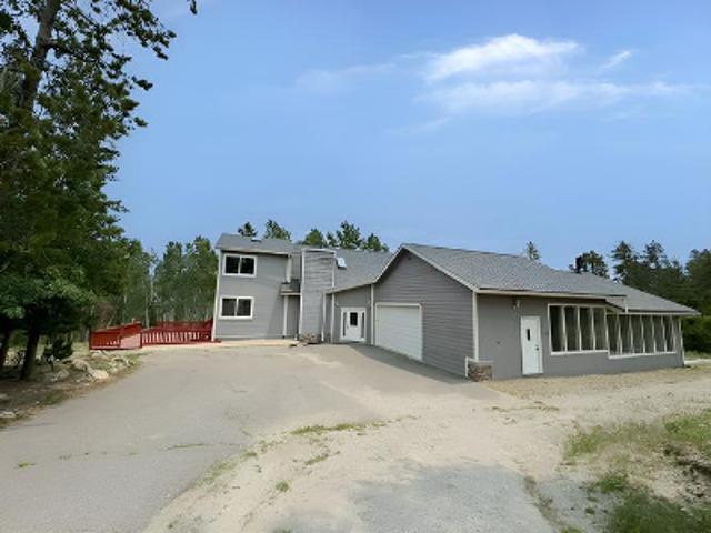 Crystal Dr