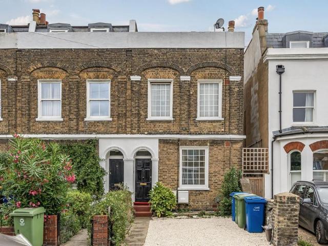 Crystal Palace Road, East Dulwich. 2 bed flat to rent £3,900 pcm £900 pw