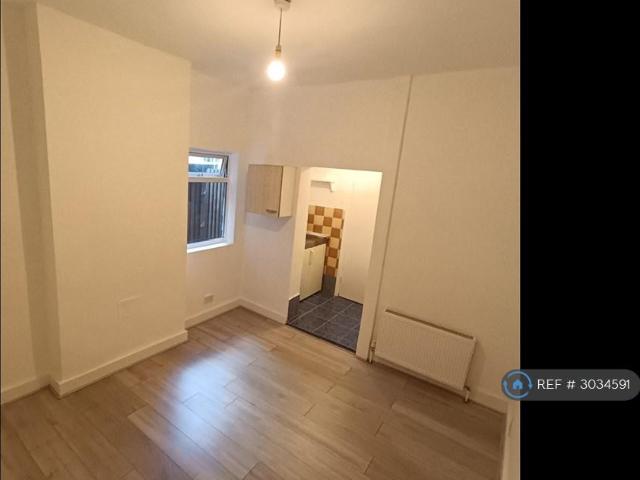 Crystal Palace Road, London, SE22 Studio to rent £1,100 pcm £254 pw