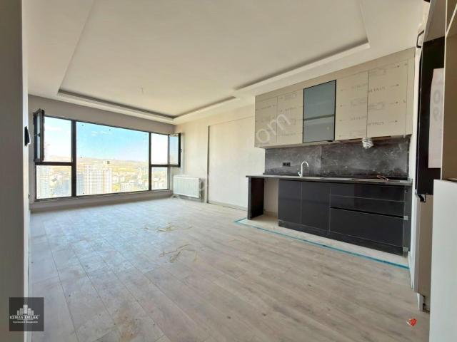 Crystal Tower Vadi'de Yatırım Değeri Yüksek Manzara Cephe 2+1