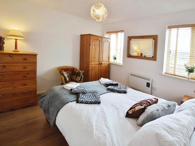 Cwrt Boston, Cardiff, CF24 2 bed flat to rent £1,175 pcm £271 pw