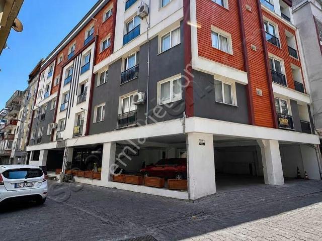 Cuma Mahallesi Eşyalı Kiralık 2+0 Ara Kat Daire