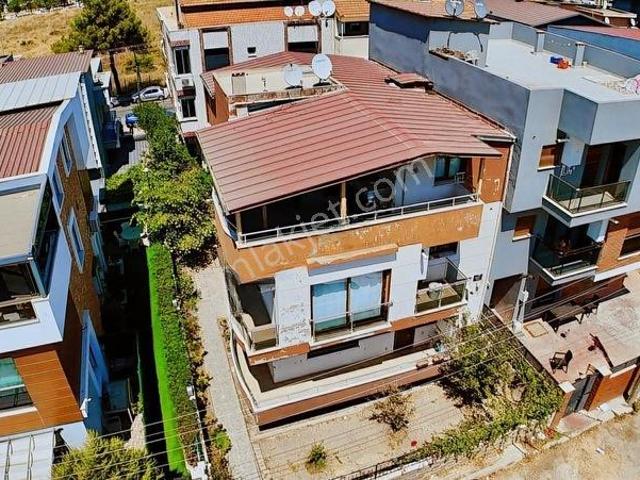 Cuma İnce'den 5+1 Park Cepheli Ve Bahçeli Dubleks