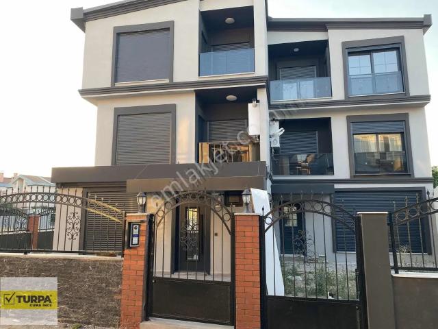 Cuma İnce'den 9 Eylül Mah Tribleks Villa