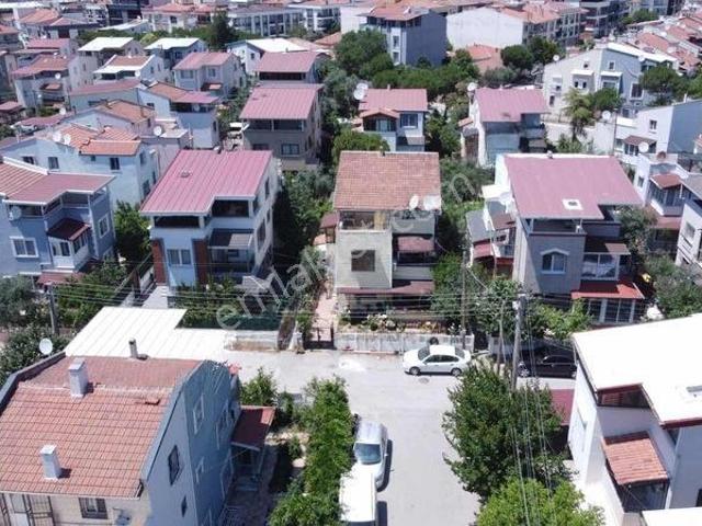 Cumaovası Emlaktan Mithatpaşa'da 4+1 Müstakil Satılık Villa