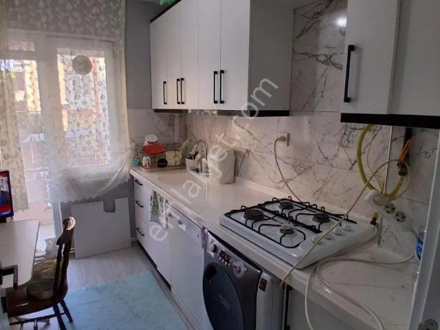 Cumartesi Pazarı Yakını Ayrı Mutfaklı Ara Kat 1+1 Eşyalı Kiralık