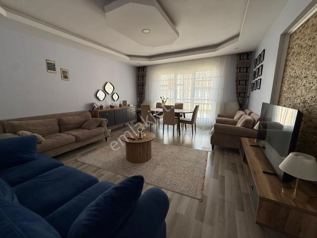 Cumayeri Koçkent Sitesinde 130 M2 Ebeveyn Banyo Arakat 3+1 Daire