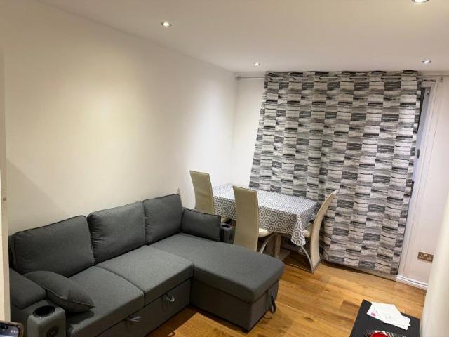 Cumberland Avenue, Welling DA16, 4 bed terraced house to rent, £2,300 pcm | PrimeLocation