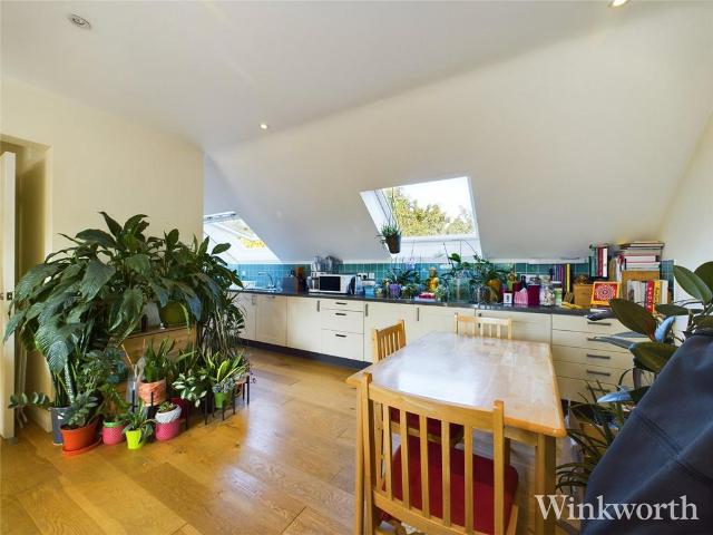 Cumberland Road, Acton, London, UK, W3 1 bed apartment to rent £1,775 pcm £410 pw