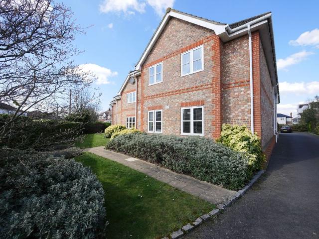 Cumberland Road, Ashford TW15, 2 bed flat to rent, £1,495 pcm | PrimeLocation