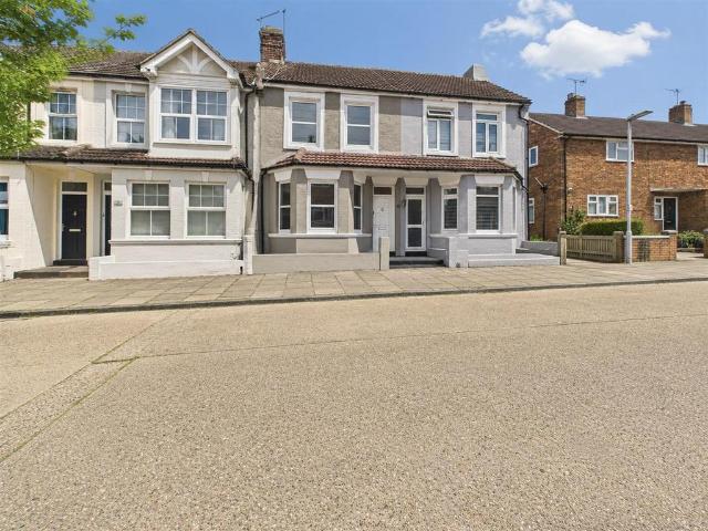 Cumberland Road, Bexhill On Sea 2 bed terraced house to rent £1,350 pcm £312 pw