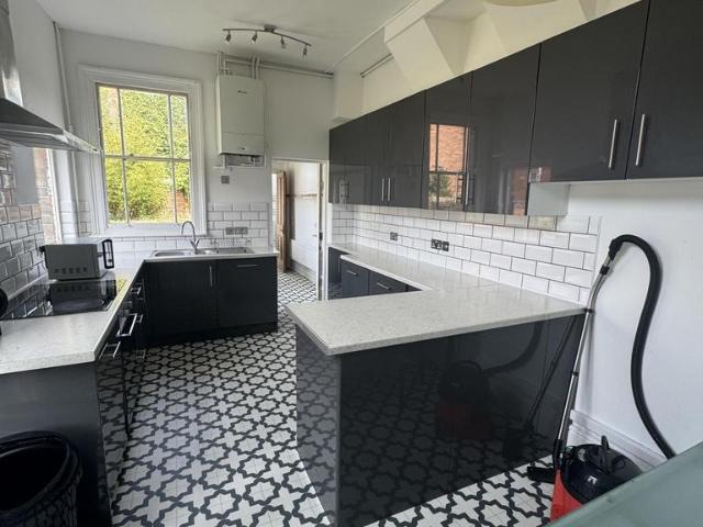 Cumberland Road, Loughborough LE11 7 bed house to rent £3,792 pcm £875 pw