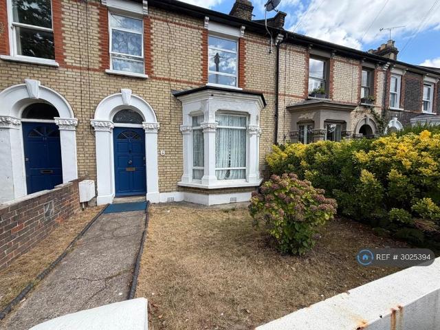 Cumberland Road, London, E12 4 bed terraced house to rent £2,850 pcm £658 pw