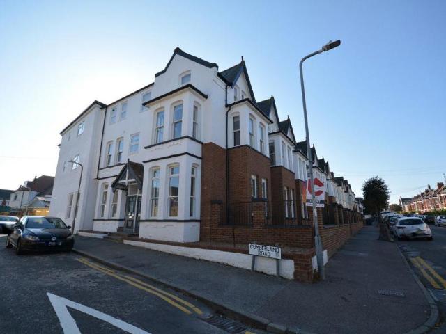 Cumberland Road, Margate, CT9 2UR 2 bed flat to rent £1,200 pcm £277 pw