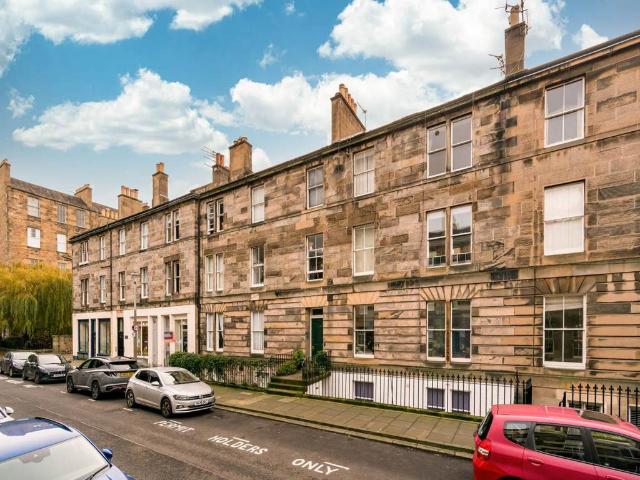 Cumberland Street, Edinbrugh, 2 bed flat to rent £1,750 pcm £404 pw