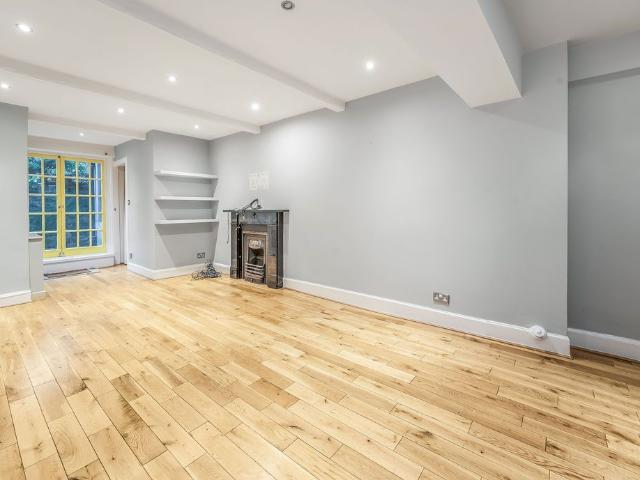 Cumberland Street, New Town, Edinburgh EH3, 2 bed flat to rent, £1,650 pcm | PrimeLocation