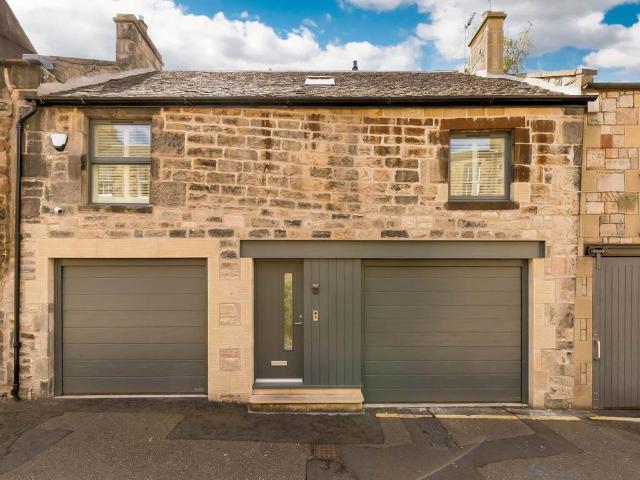 Cumberland Street South East Lane. 2 bed mews to rent £2,350 pcm £542 pw