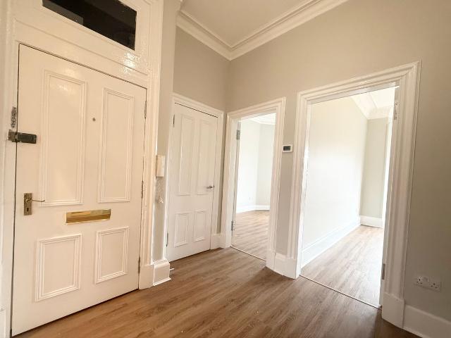 Cumbernauld Road, Glasgow G31, 2 bed flat to rent, £1,250 pcm | PrimeLocation
