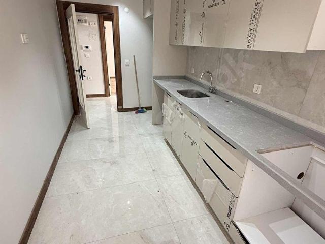 CUMHURİYET CADDESİNDE YENİBİNADA 2+1 SATILIK DAİRE