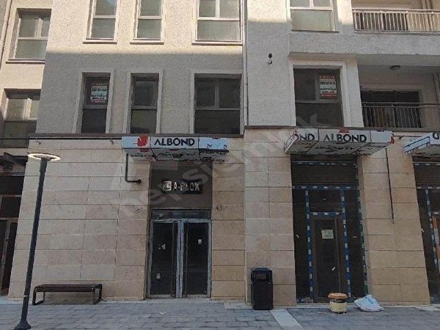 CUMHURİYET CADDESİ ÖĞRETMEN EVİ KARŞISI 2+1 EBEBYN BANYOLU KİRALIK DAİRE