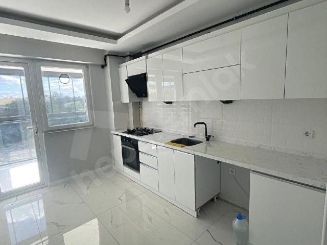 CUMHURİYET MAH.KUVAİ MİLLİYE CAD.MERİÇ HOUSE KARŞISINDA EBEVEYN