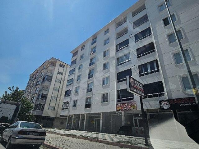 CUMHURİYET MAHALLESİ KAPALI PAZAR CİVARINDA KAPALI OTOPARKLI SATILIK 3+1 DAİRE SAGLIK OCAGI YANINDA