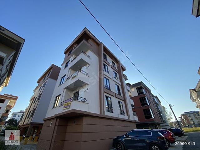 CUMHURİYET MAHALLESİNDE DENİZE YAKIN KİRALIK SIFIR 1+1 DAİRE