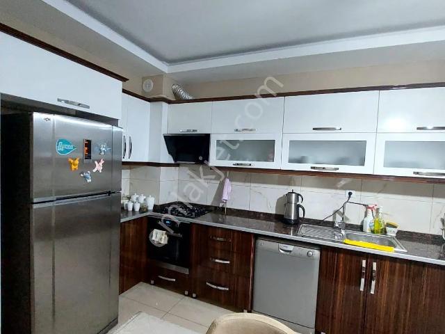 Cumhuriyet Mah 3 Kat 220 Metre Full Yapılı 10 Senelik Hasarsız Daire