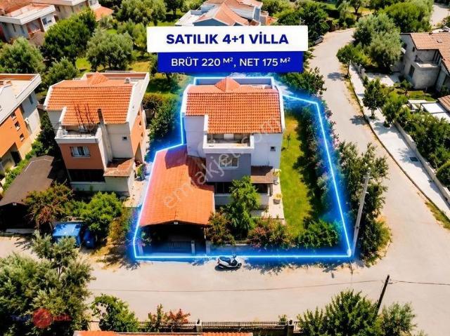 Cumhuriyet Mah.butik Site İçerisinde Köşe Konumlu Müstakil Villa