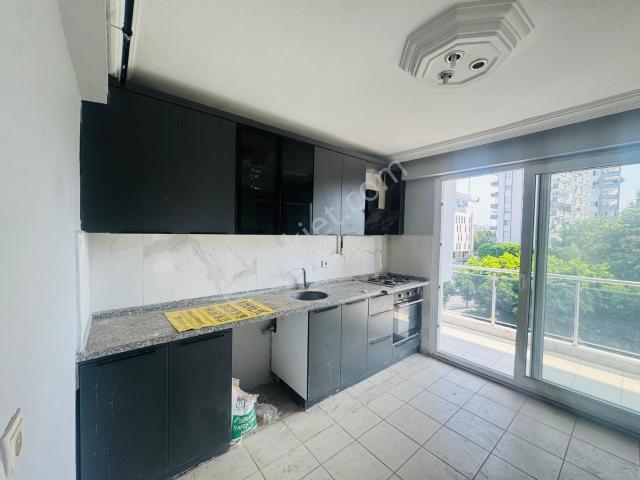 Cumhuriyet Mah.'de 150 M² Geniş 3+1 | Sıfır Kombi & Mutfak