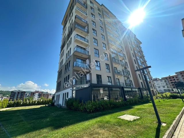 Cumhuriyet Mah | Havuzlu Sitede, Aydınlık 1+1 Kiralık Daire!