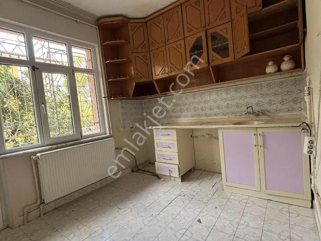Cumhuriyet Mah. Merkezi Konumda 3+1 Satılık Daire