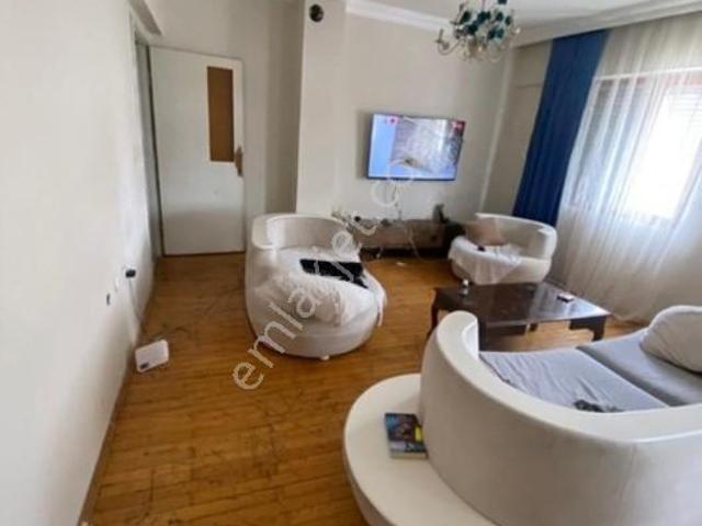 Cumhuriyet Mahallesi 3+1 Arakat Ayrı Mutfak İtfaiye Karşısı