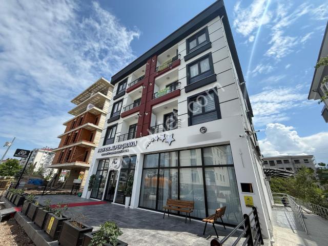 Cumhuriyet Mahallesi Bulvar Üzerinde Eşyalı Kiralık 1+1 Daire